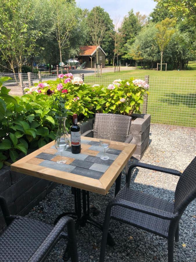 Flora'S B&B Landsmeer Екстер'єр фото